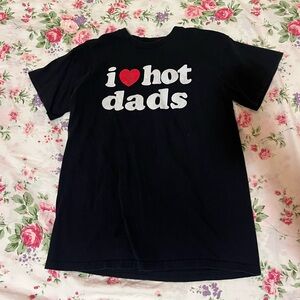 Danny Duncan “i ❤️ hot dads” T-Shirt Medium